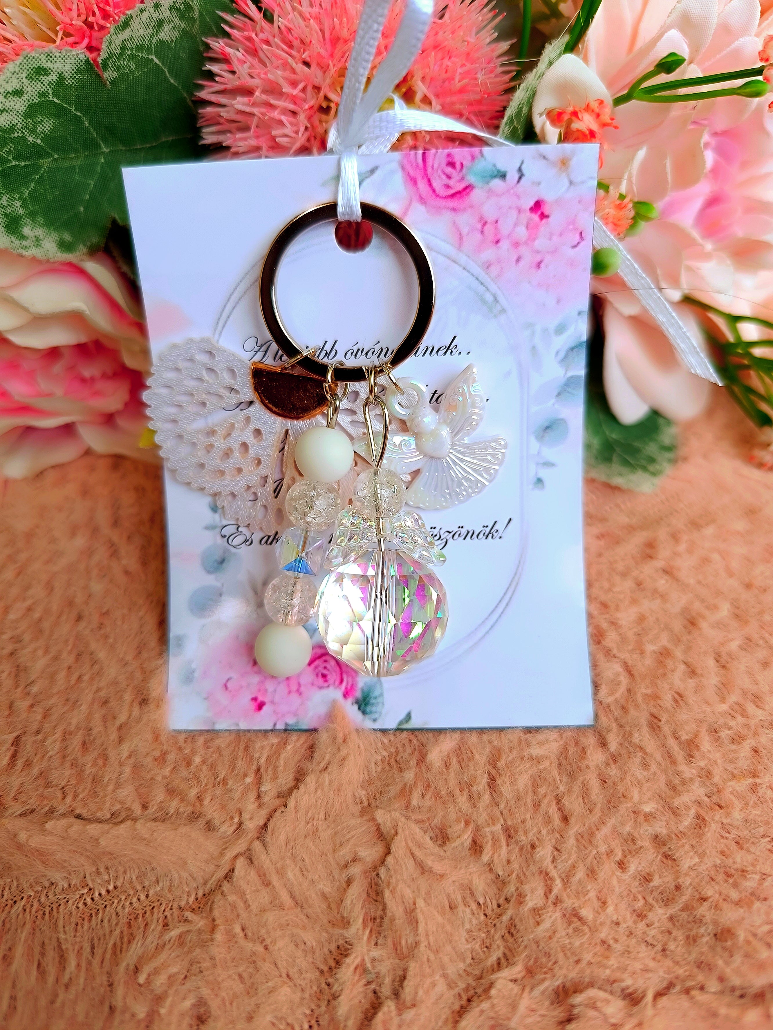 Angyalos kristályos kulcstartó